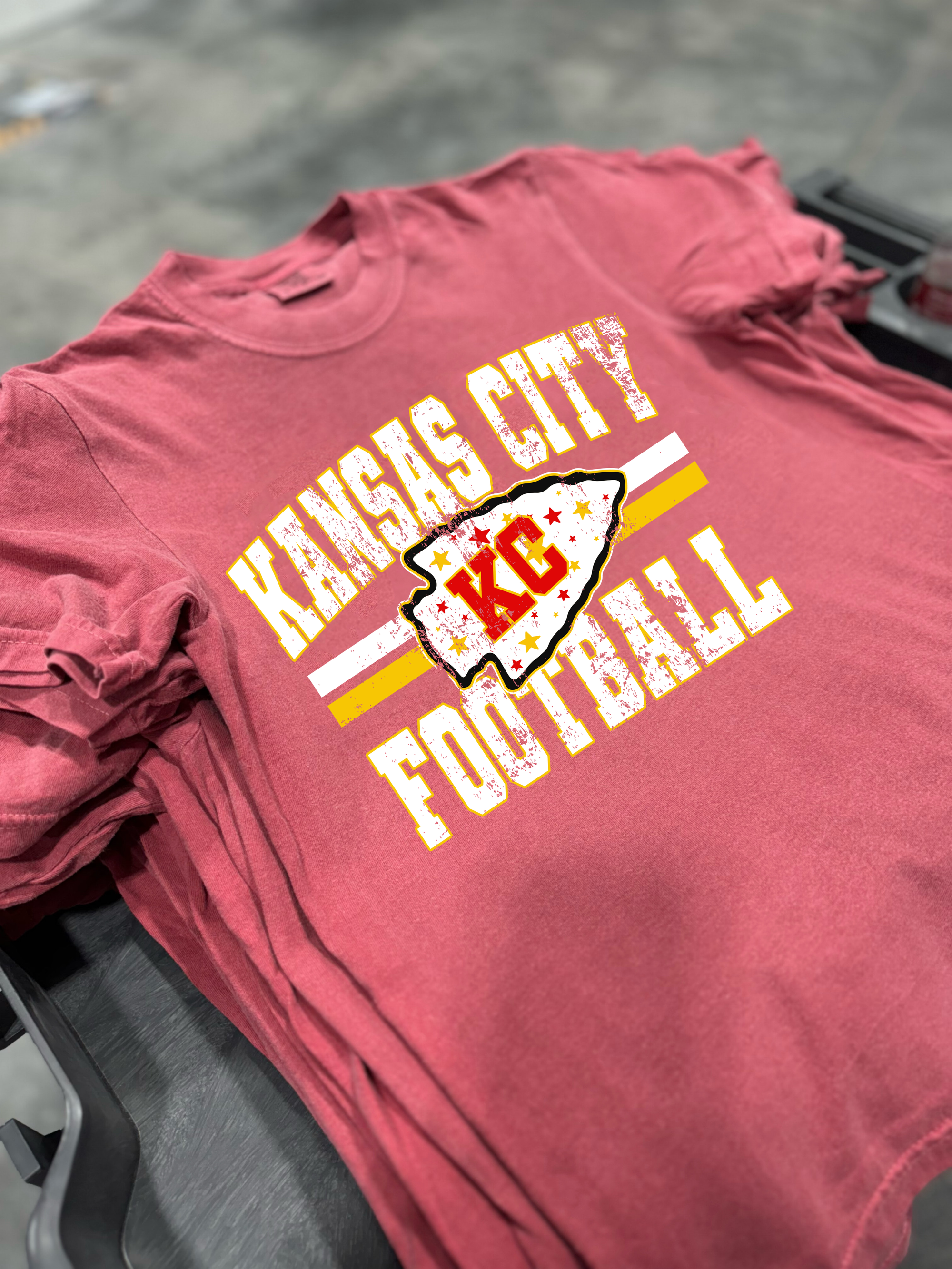 Distressed Kansas City Star Arrowhead Crimson Tee