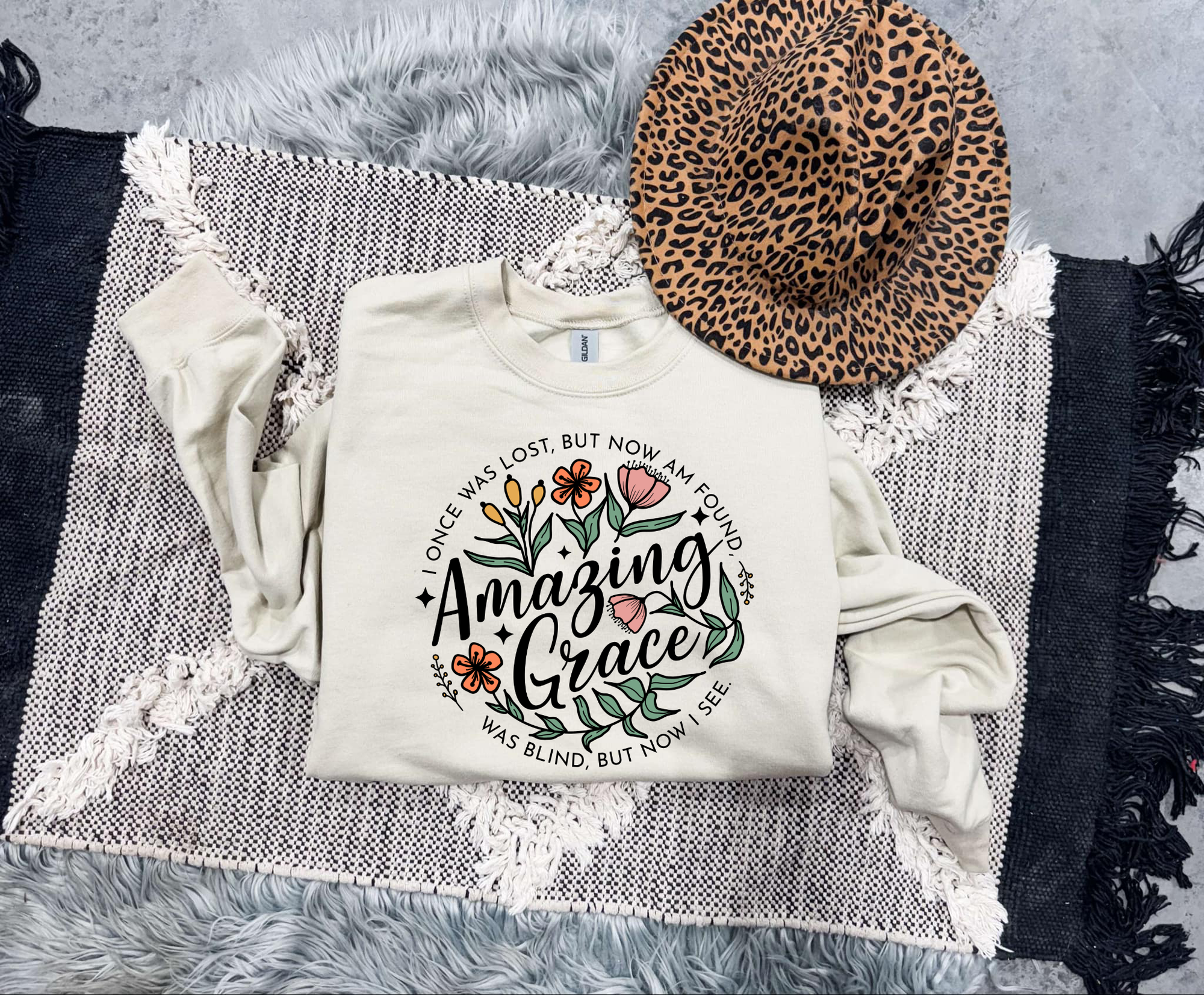 **DEAL OF THE DAY** Amazing Grace Floral Circle Sand Sweatshirt