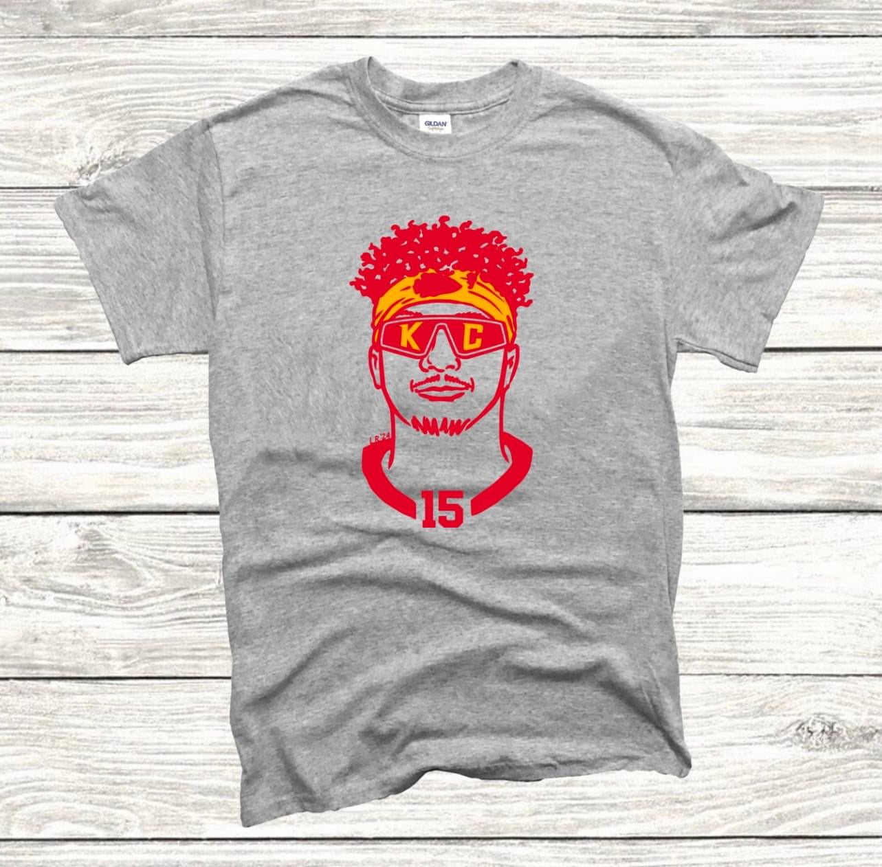 **HALFTIME DEAL** Red & Gold Mahomes KC Glasses Sports Grey Tee