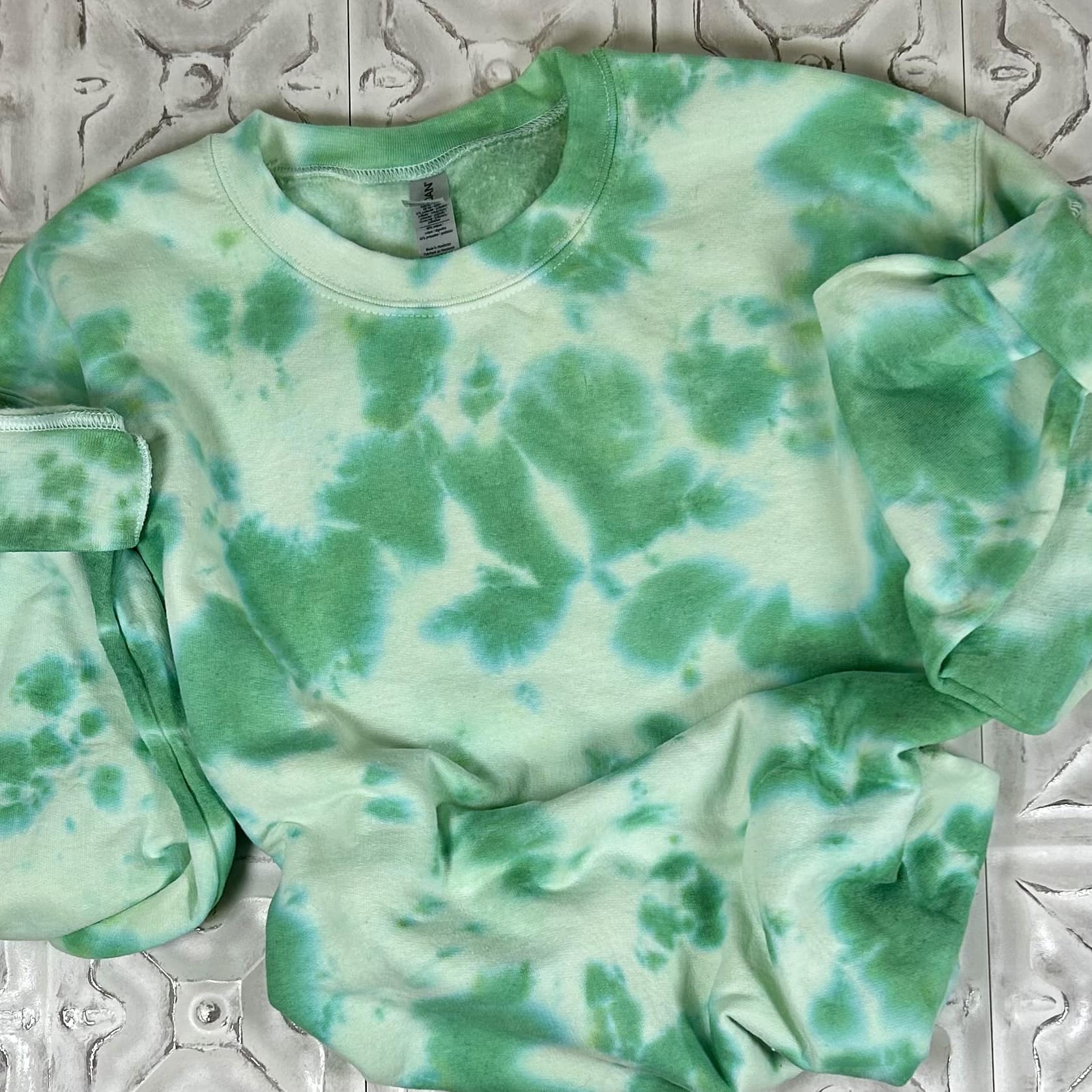 **PREORDER** Green Tie Dye Sweatshirt