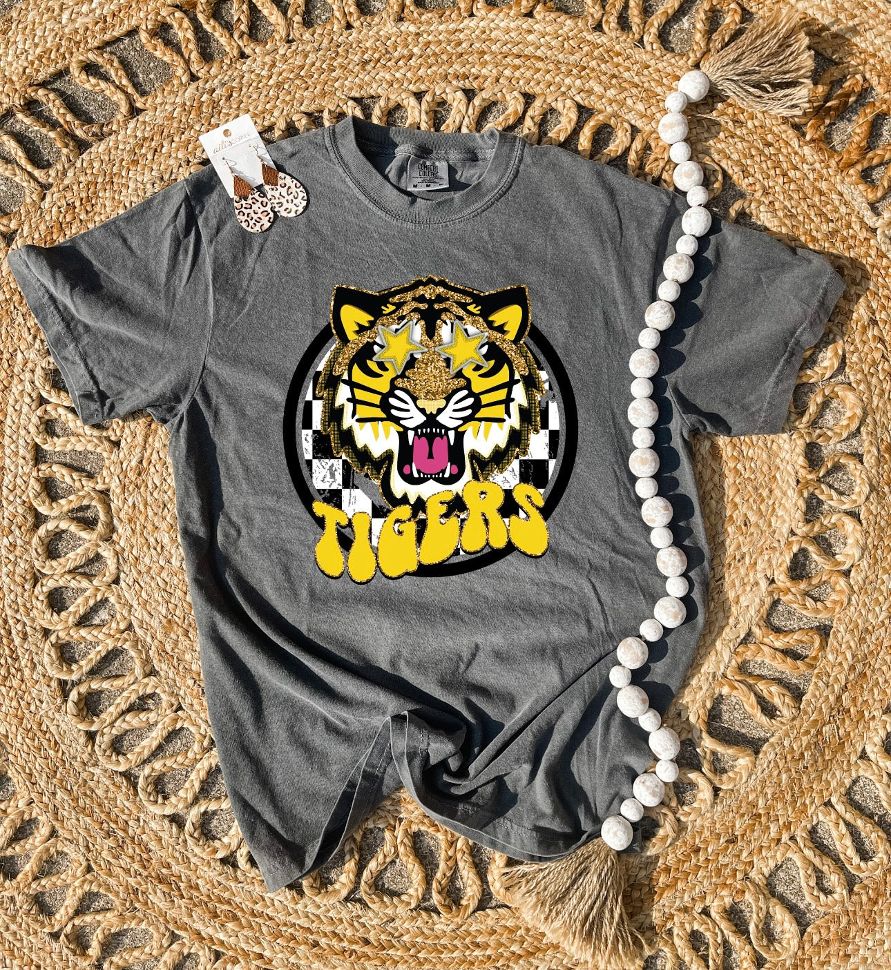 Tiger Checkered Circle Pepper Tee