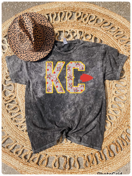 DEAL OF THE DAY** Grey KC Stars Red Arrowhead Mineral Wash Tee - Olive  Street Boutique