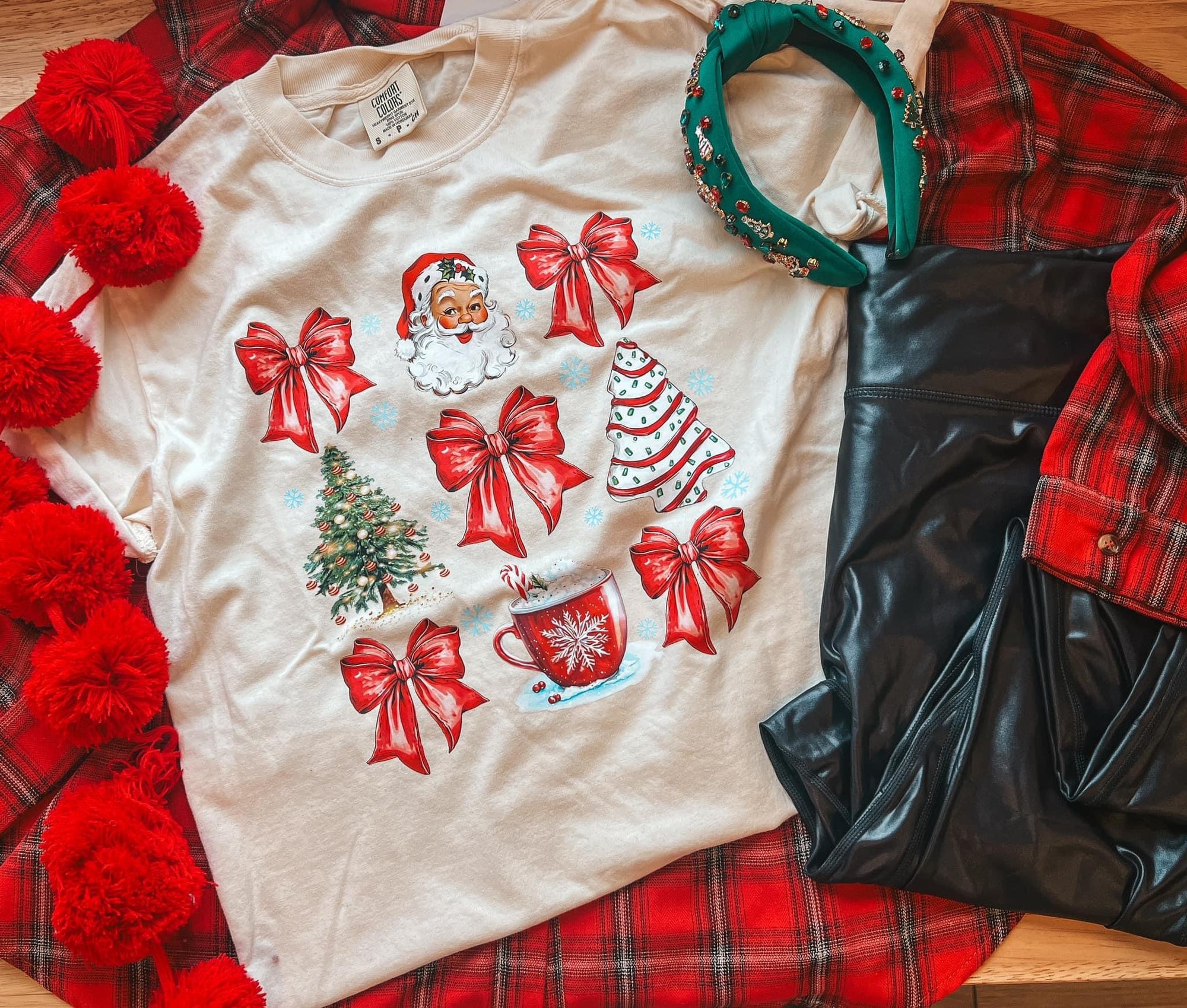 Santa Bow Christmas Collage Ivory Tee