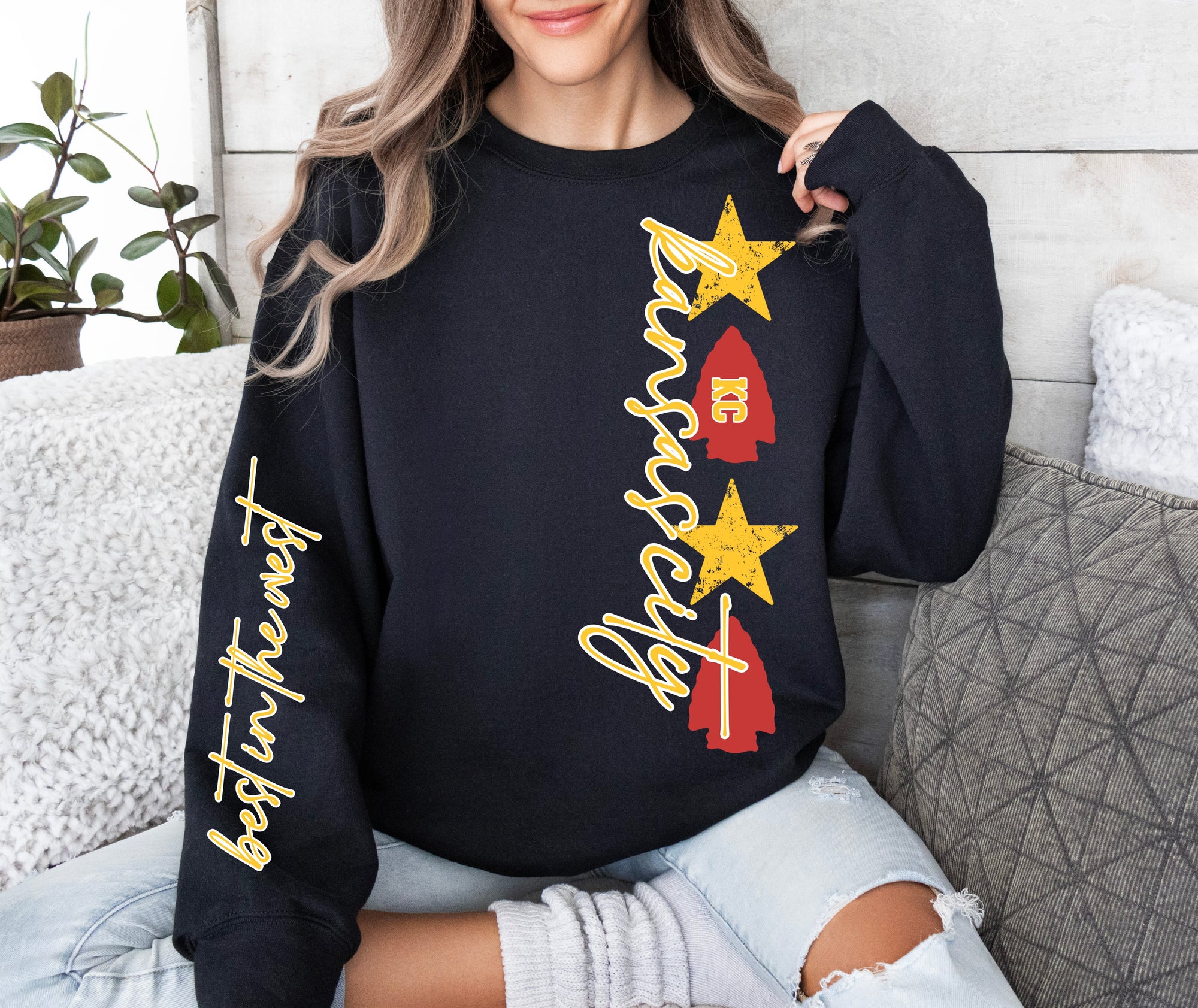 Vertical Kansas City Script Stars & Arrowhead Sleeve Black Sweatshirt