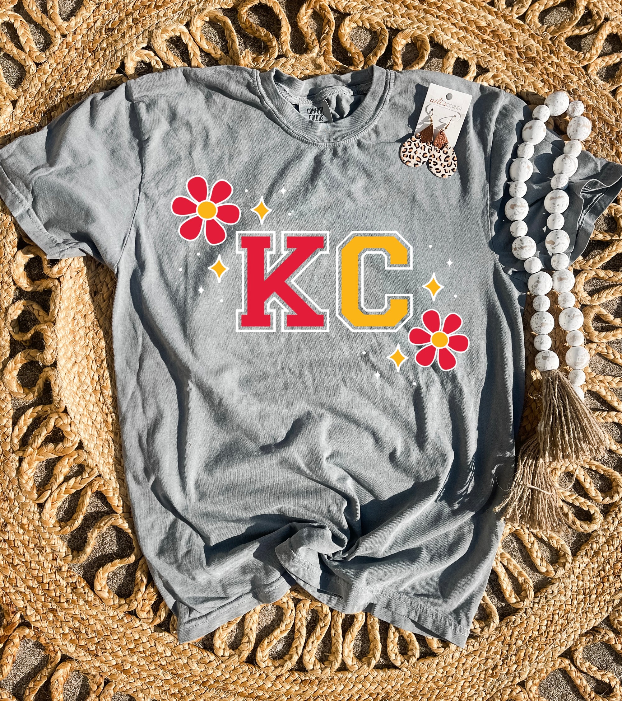 Red & Gold KC Daisy Grey Tee