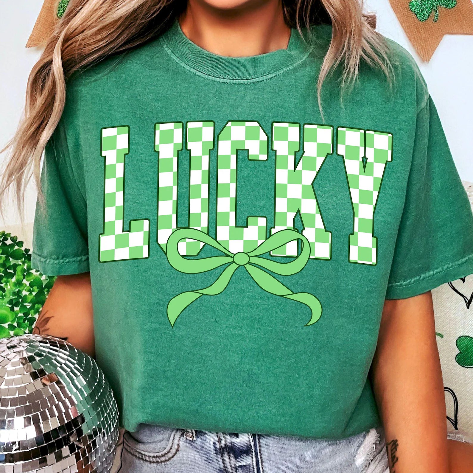 Lucky Checkered Bow Grass Tee